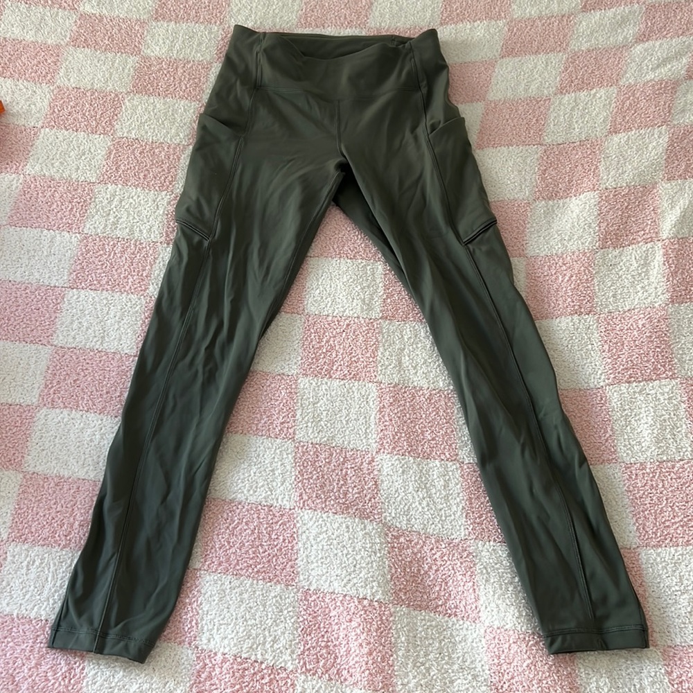 Lululemon army green wunder under with pockets